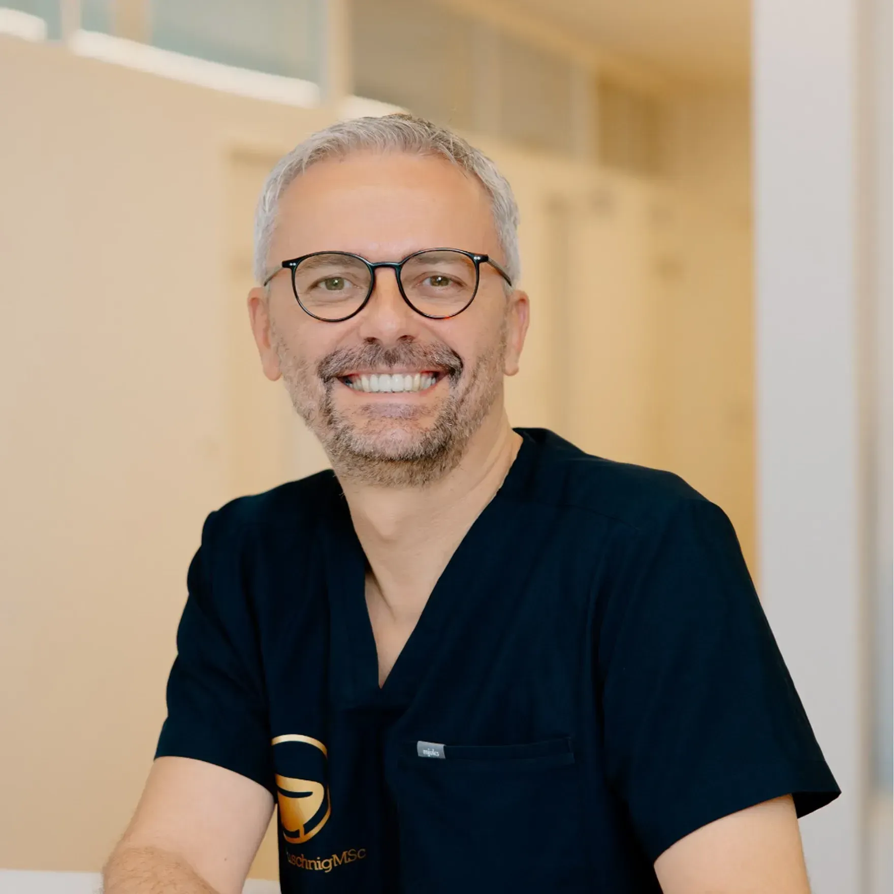 Dr. Simon Puschnig