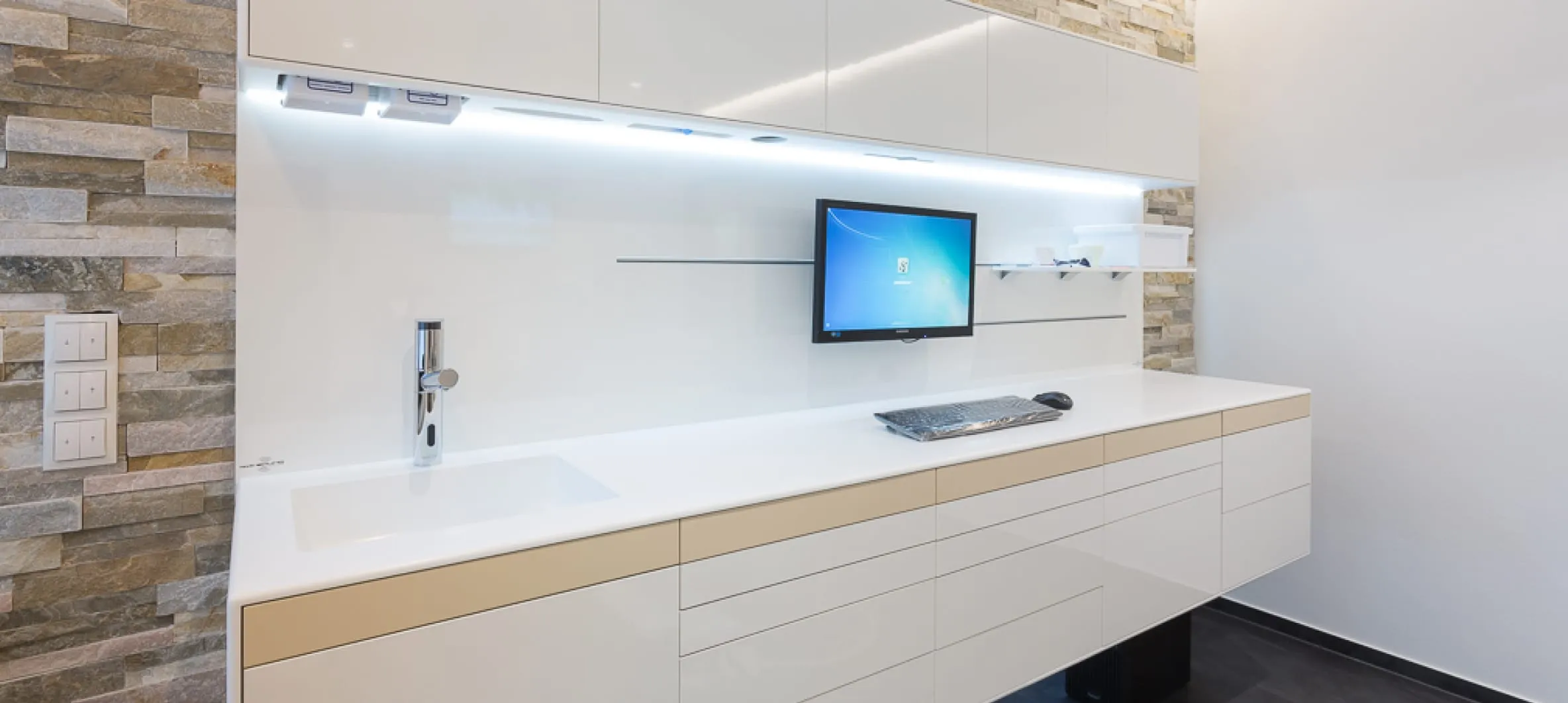 Weissraum Clinic - Erfahrungsbericht mit Sonia zur Zeitersparnis bei der Dokumentation